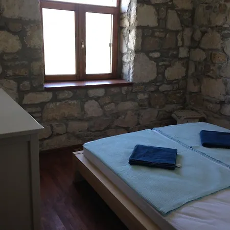 Stone-villa Tashmahal Vilă Mazi